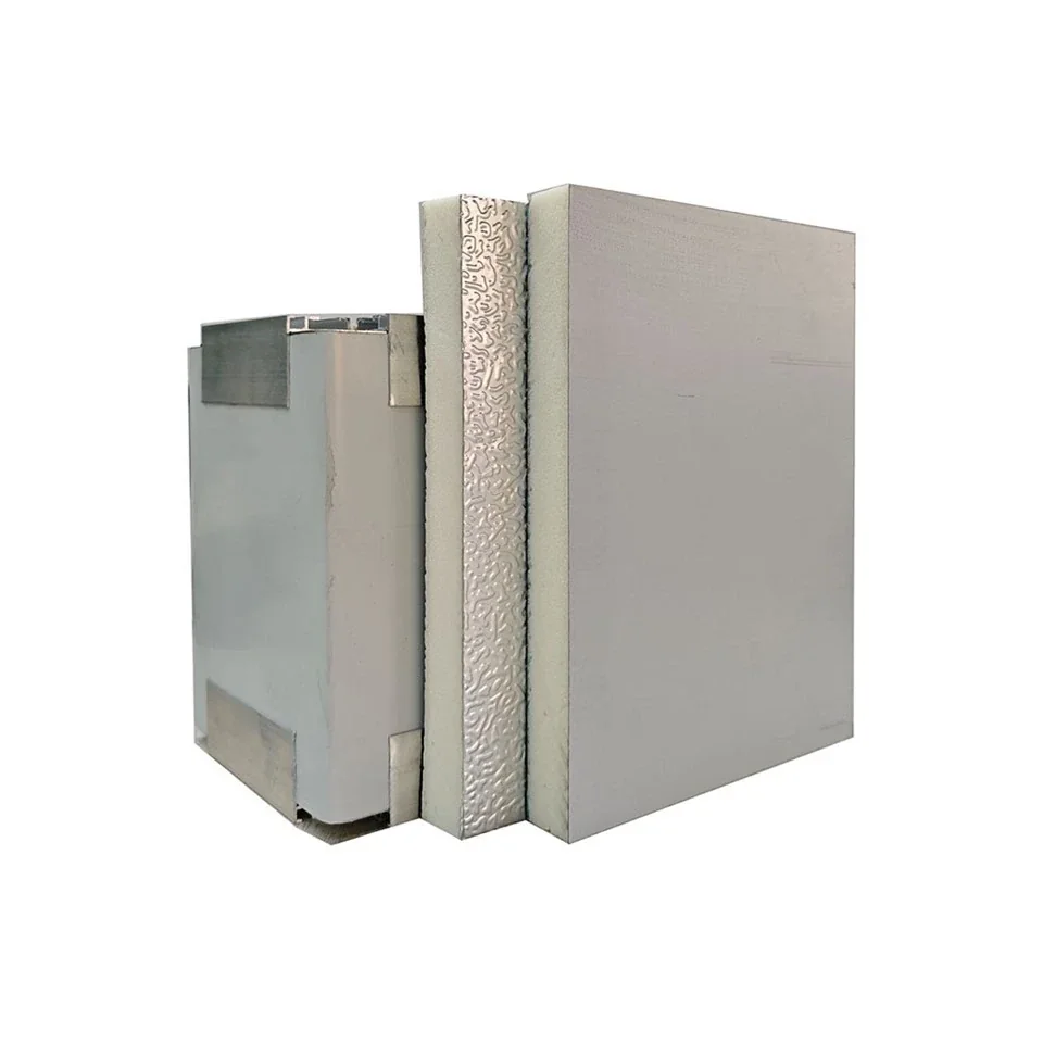 Fabricated duct corner made from pre-insulated polyurethane panels